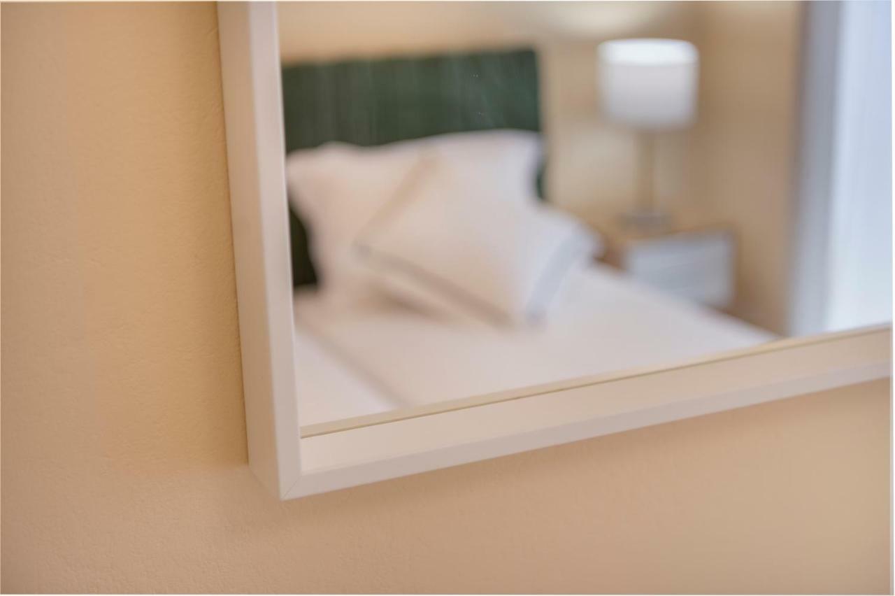 Anaria Gold Suite แอร์มูโปลี ภายนอก รูปภาพ
